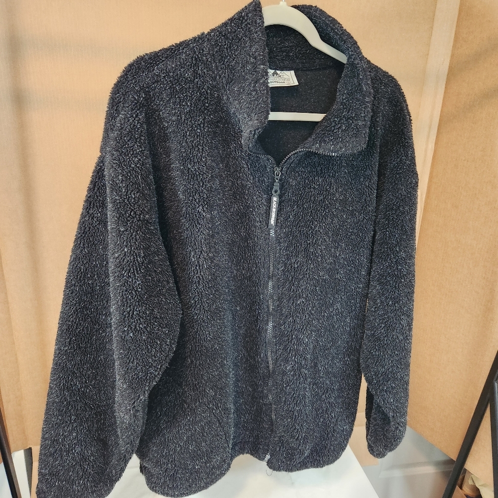 Black mountain men's fleece fill zip jacket size L